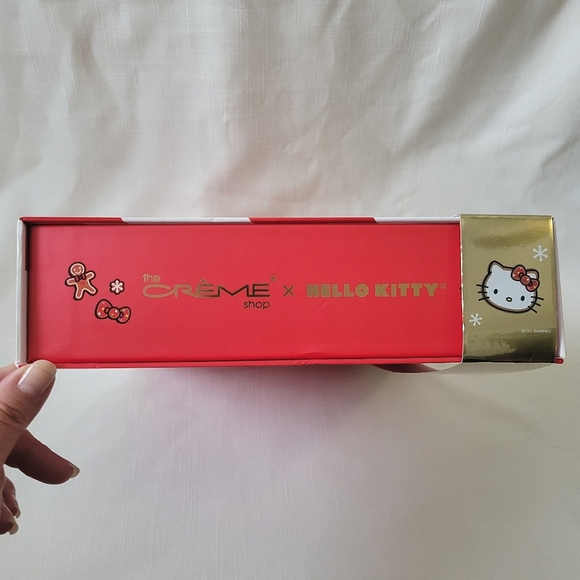 Hello Kitty x the Creme Shop Gift Set Collab•Silk Sleep Mask •Headband•Bath Bomb - Picture 5 of 10